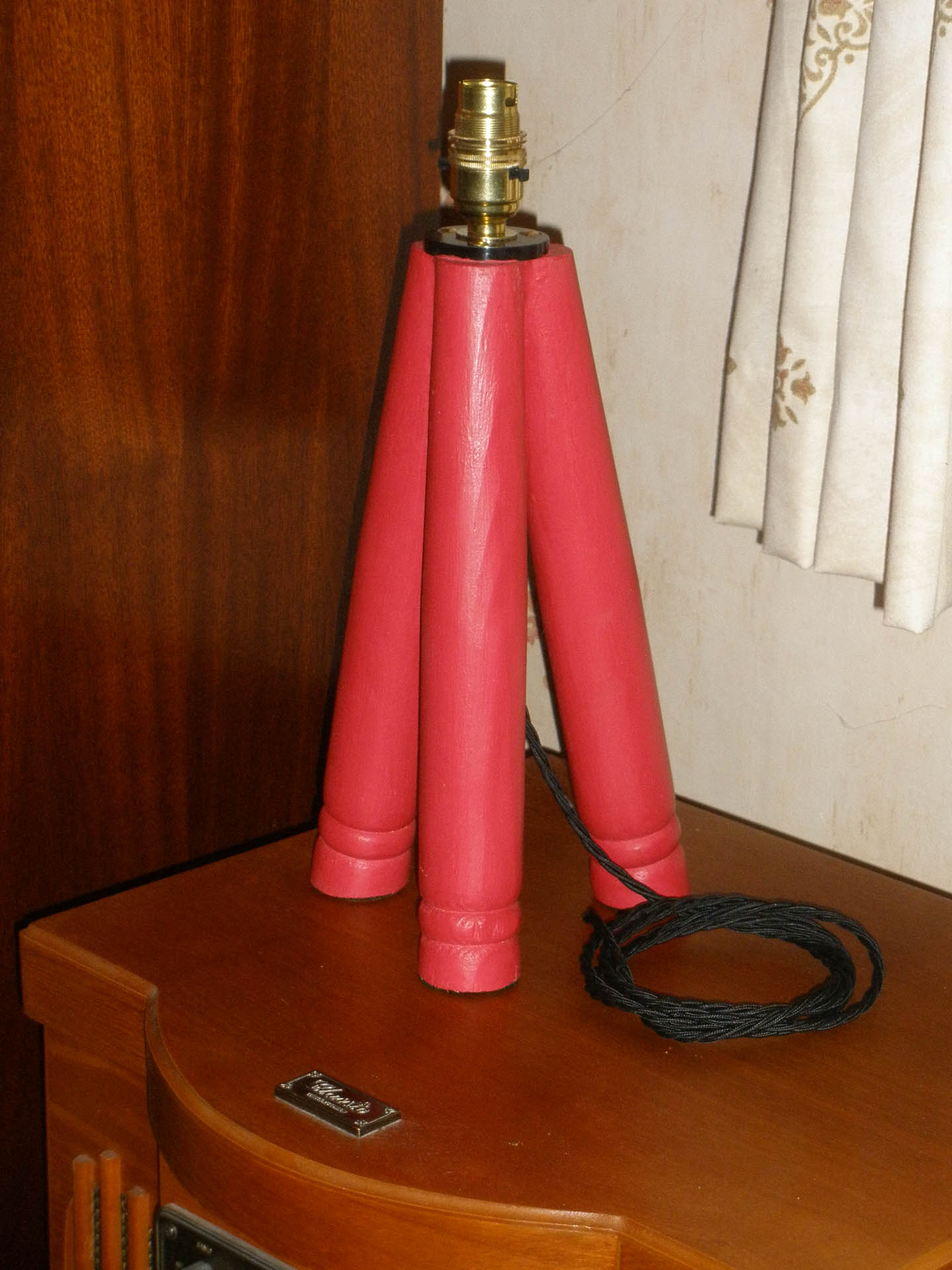 3-Legged Lamp